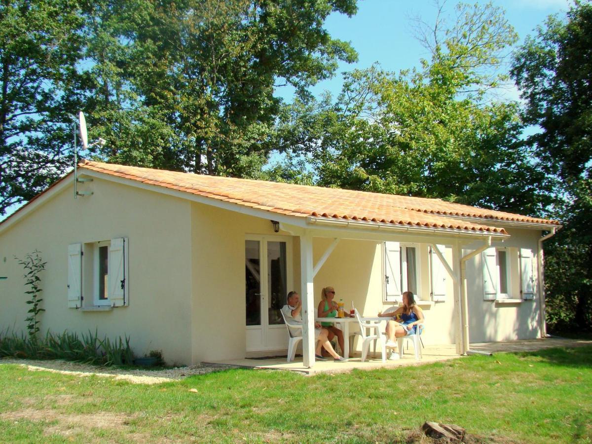 Etang Vallier Resort Brossac Экстерьер фото